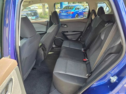 Used 2023 Nissan Rogue SV AWD/4WD image 16