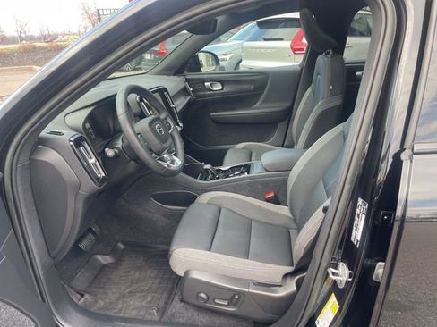 Used 2023 Volvo XC40 Recharge Ultimate w/ Protection Package Premier image 7