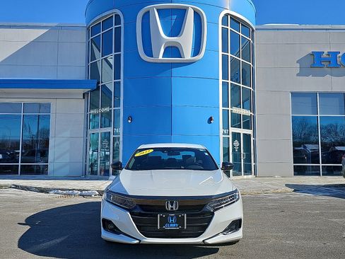 Used 2022 Honda Accord Sport image 2
