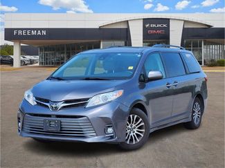 Used 2019 Toyota Sienna L image 1