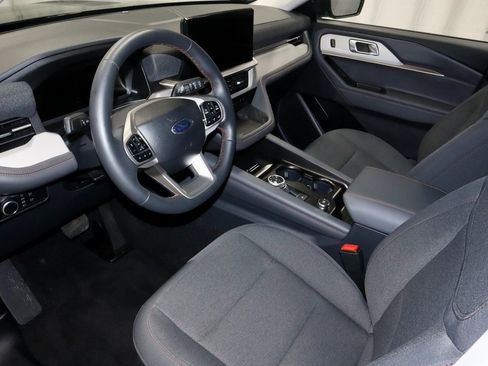 Certified 2025 Ford Explorer Active image 25