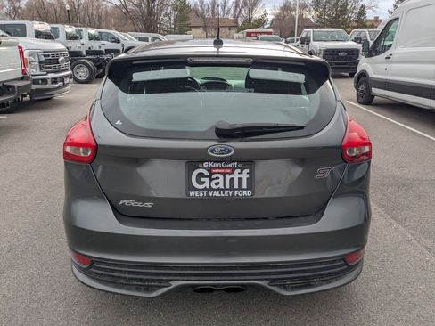 Used 2018 Ford Focus ST image 5