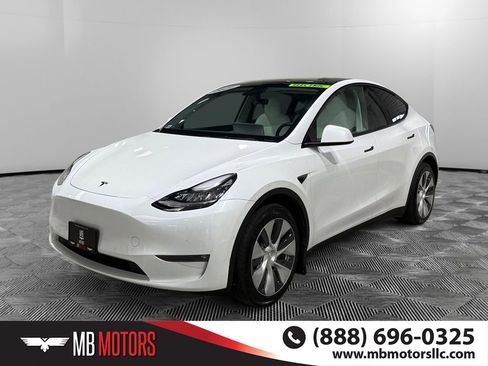 Used 2021 Tesla Model Y Long Range AWD/4WD image 11
