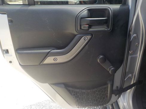 Used 2018 Jeep Wrangler Unlimited Sport AWD/4WD image 15