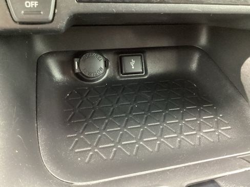 Used 2021 Toyota RAV4 LE FWD image 21