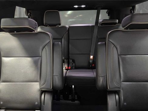 Used 2021 GMC Yukon SLT w/ SLT Luxury Plus Package image 31