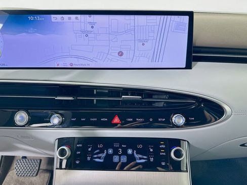 Certified 2026 Genesis GV70 2.5T Advanced image 13