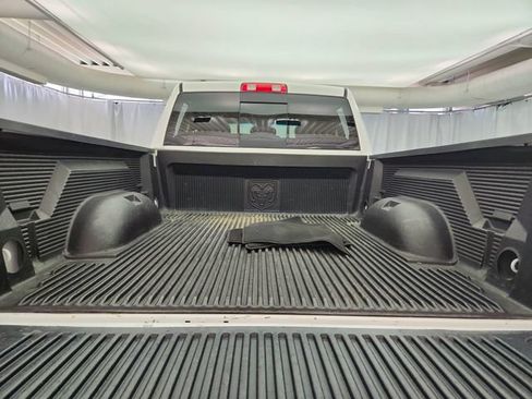 Used 2017 RAM 1500 Classic SLT AWD/4WD image 25