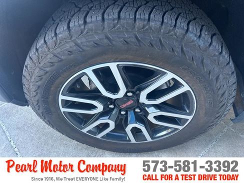 Certified 2020 GMC Sierra 1500 AT4 w/ AT4 Premium Package image 9