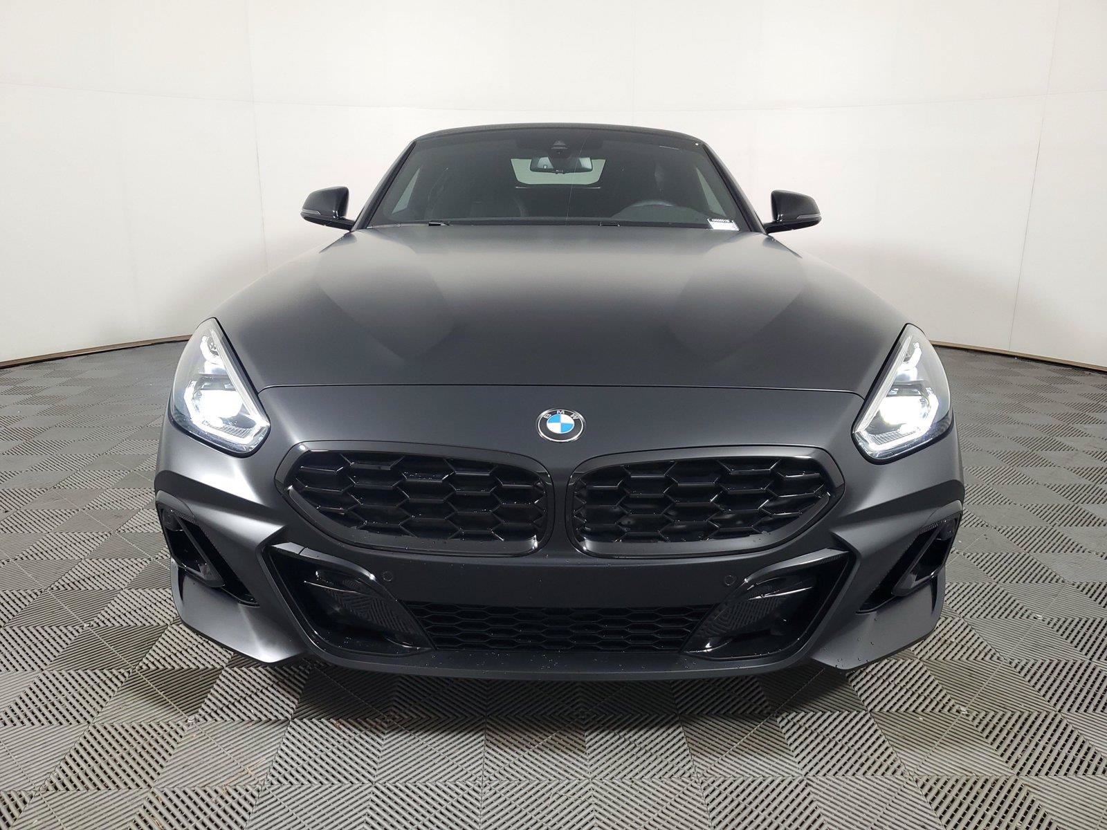 Used 2026 BMW Z4 M40i RWD image 2