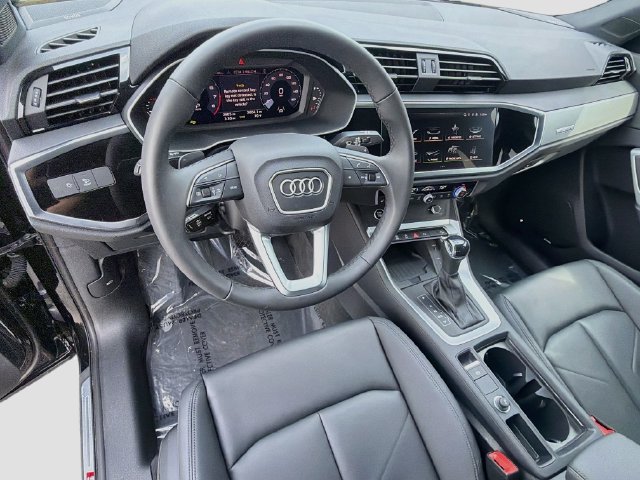 Used 2025 Audi Q3 2.0T Premium w/ Convenience Plus Package AWD/4WD image 25