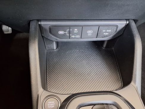 Used 2025 Kia K4 FWD image 32