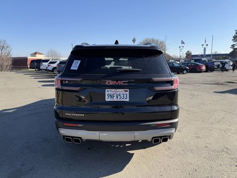 Used 2024 GMC Acadia Elevation image 4