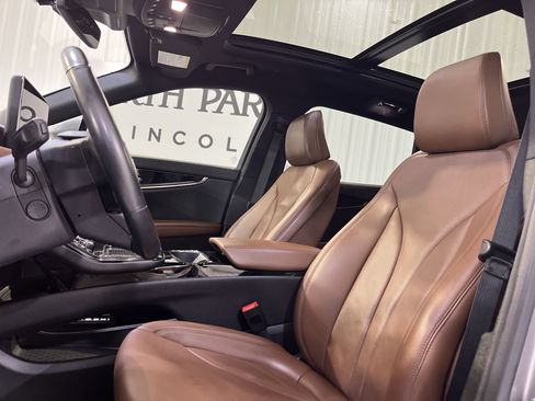 Used 2022 Lincoln Nautilus Reserve image 7