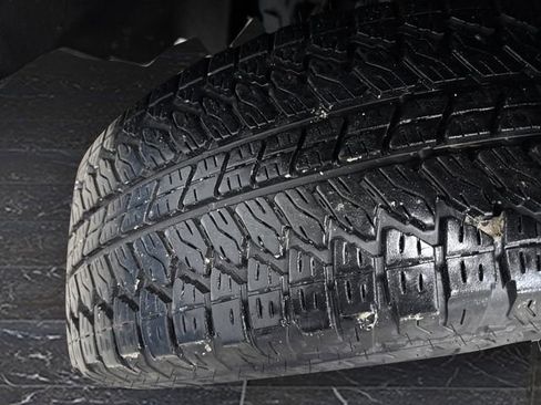 Used 2024 GMC Canyon Denali image 41