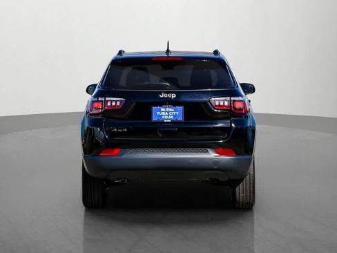Used 2025 Jeep Compass Latitude w/ Altitude Special Edition AWD/4WD image 4
