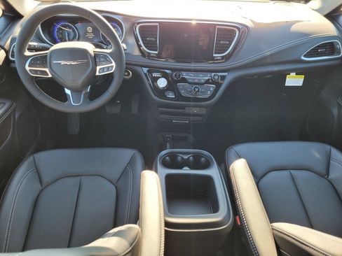 New 2026 Chrysler Pacifica Select FWD image 12
