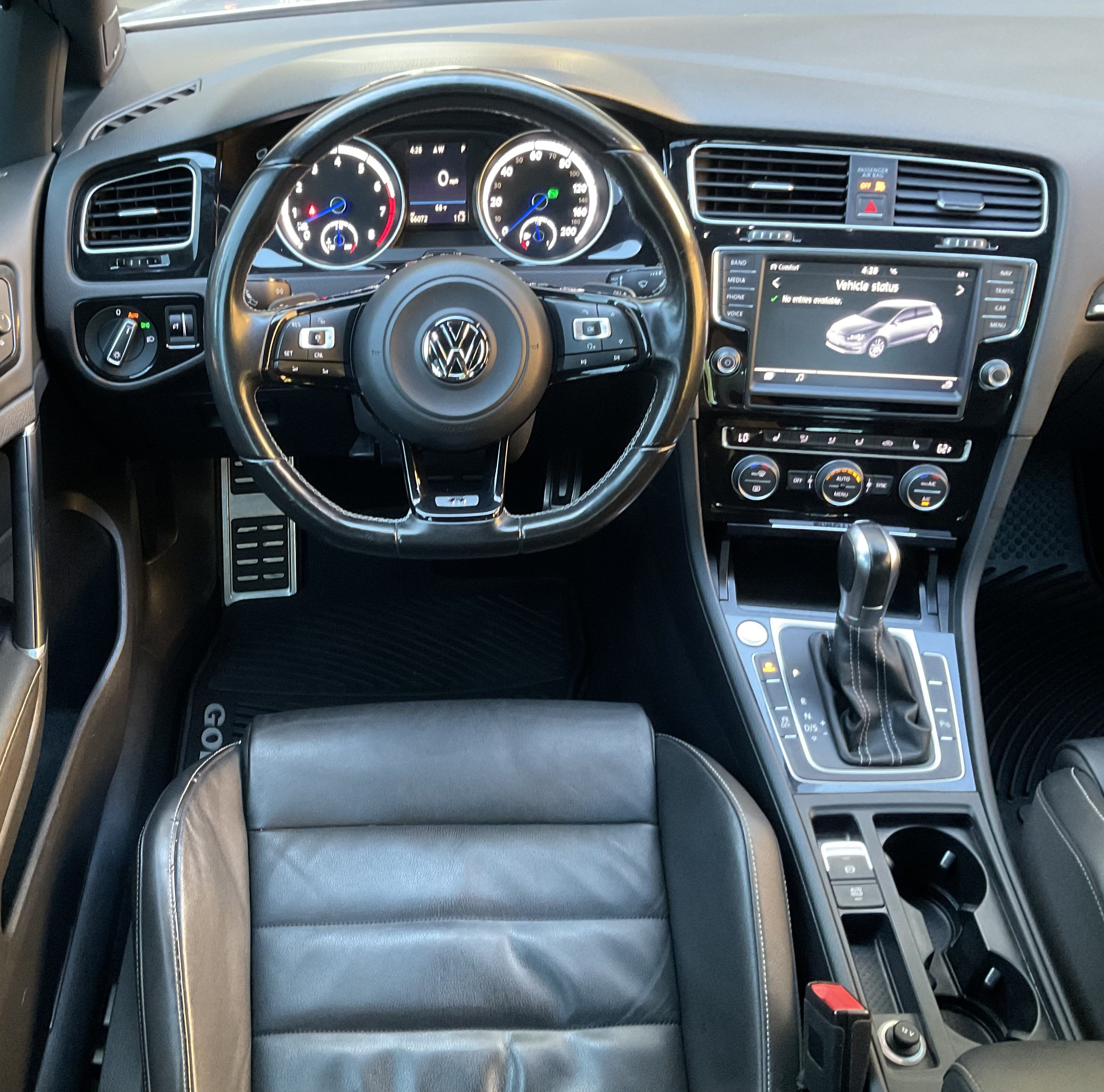 Used 2017 Volkswagen Golf R 4-Door AWD/4WD image 23
