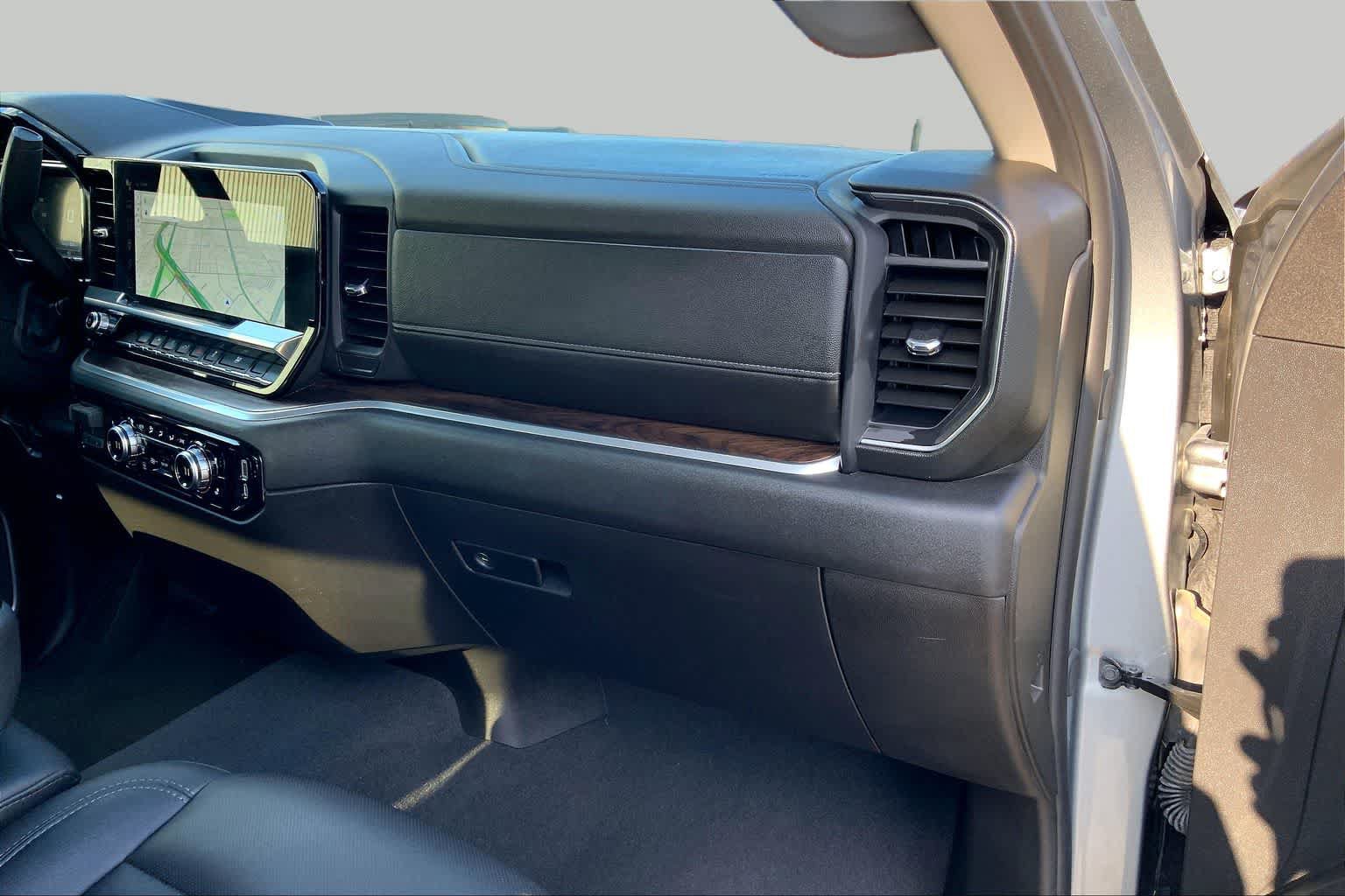 Certified 2026 GMC Sierra 1500 SLT AWD/4WD image 22