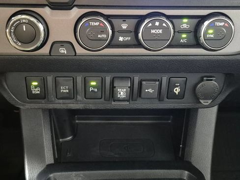 Certified 2020 Toyota Tacoma TRD Sport w/ TRD Premium Sport Package AWD/4WD image 20