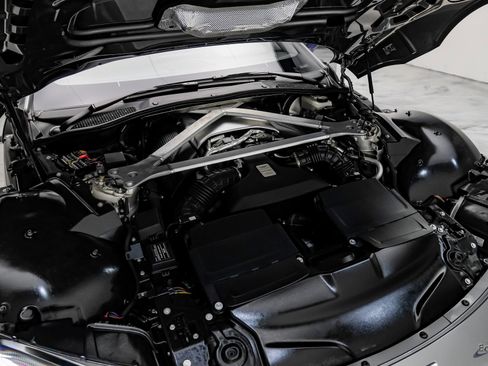 Used 2020 Aston Martin V8 Vantage Coupe image 76