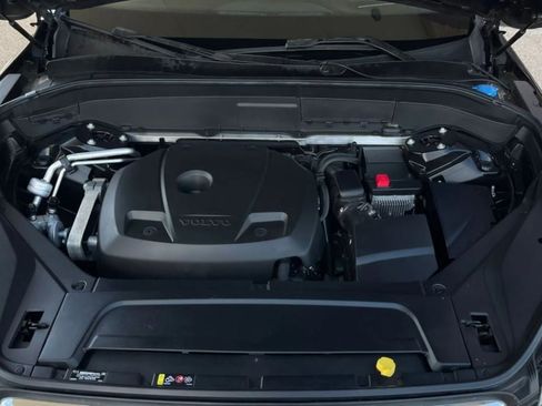 Used 2016 Volvo XC90 T6 Momentum w/ Momentum Plus Package image 27