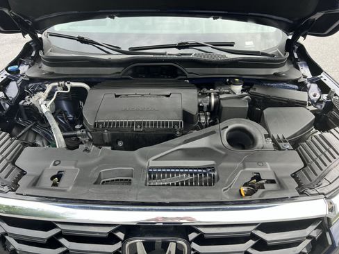 Used 2024 Honda Pilot Touring image 29