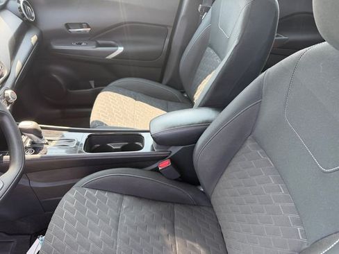 Used 2023 Nissan Kicks SV FWD image 12