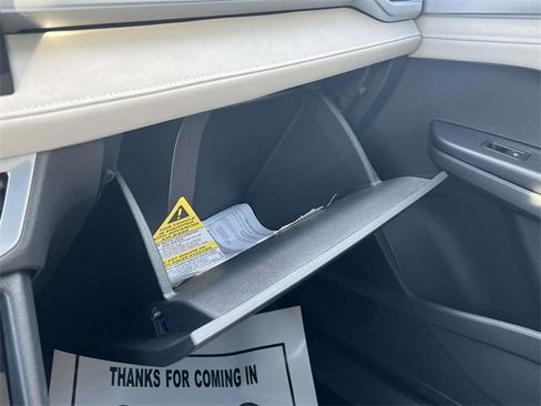 Used 2025 Volkswagen Taos SE image 36