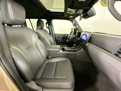 Used 2025 Lexus GX 550 AWD/4WD image 40