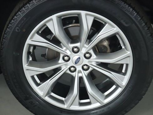 Used 2022 Ford Explorer XLT w/ Equipment Group 202A image 44