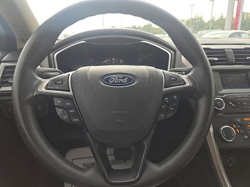 Used 2018 Ford Fusion S image 16