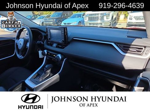Used 2020 Toyota RAV4 LE image 20
