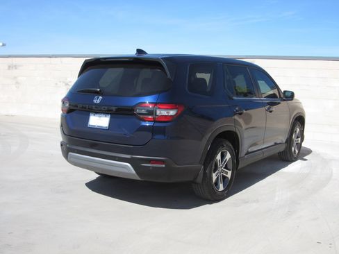 Used 2023 Honda Pilot EX-L image 5
