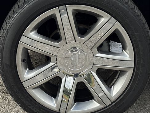 Used 2019 Cadillac Escalade ESV Luxury image 13