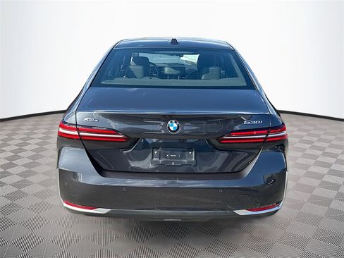 Used 2024 BMW 530i xDrive image 7