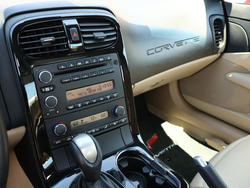 Used 2008 Chevrolet Corvette Coupe w/ Z51 Performance Package image 14