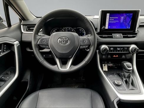 Used 2023 Toyota RAV4 XLE Premium AWD/4WD image 8