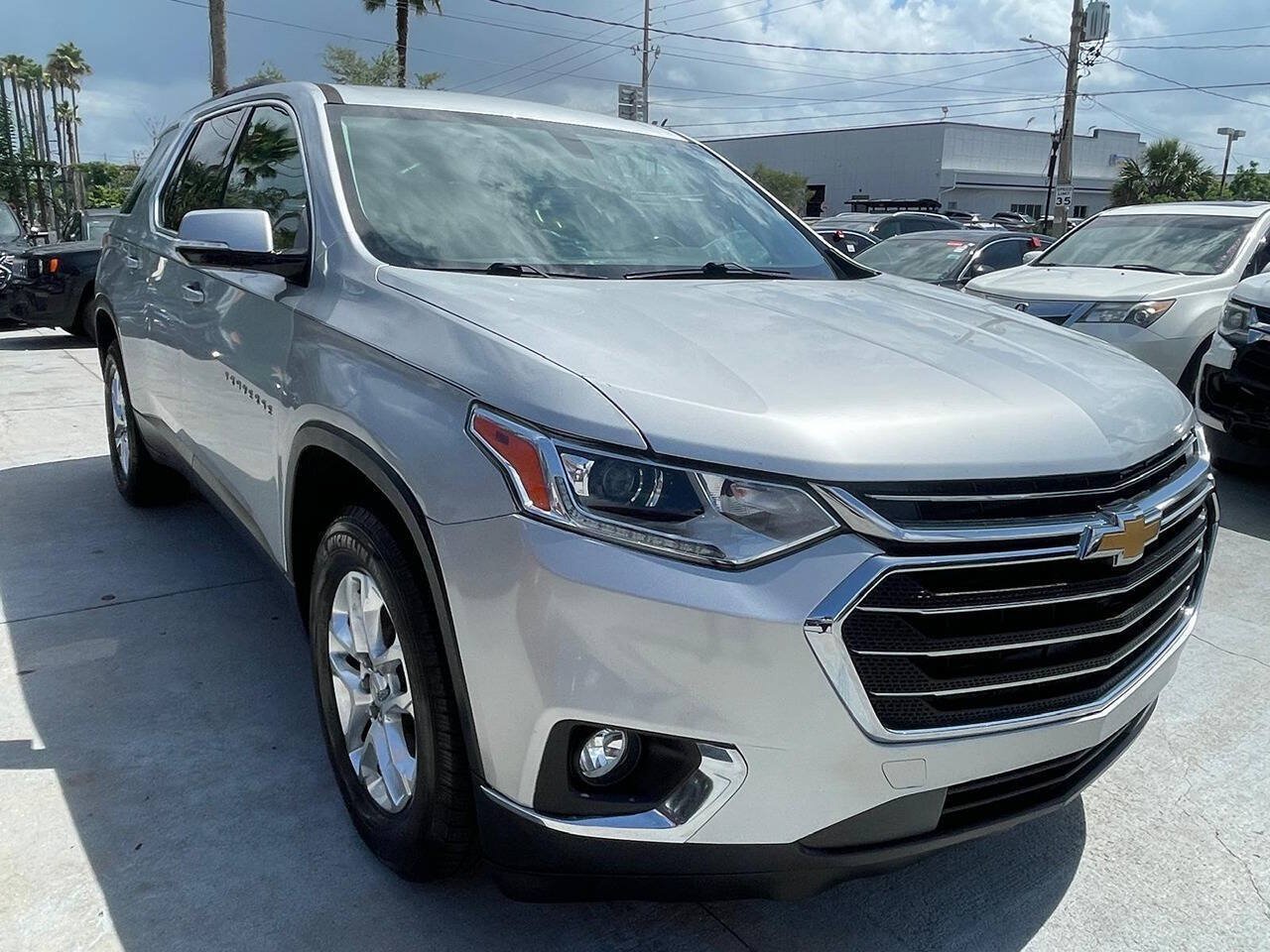 Used 2019 Chevrolet Traverse LT FWD image 17