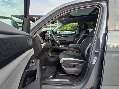 New 2026 Volkswagen Atlas Peak Edition AWD/4WD image 13