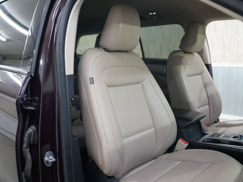 Used 2022 Ford Explorer XLT w/ Equipment Group 202A RWD image 30