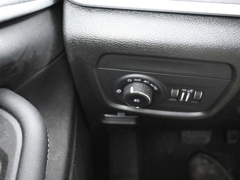 Used 2023 Jeep Grand Cherokee Limited w/ Black Appearance Package image 18