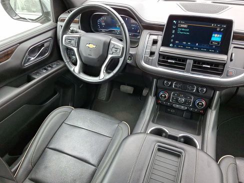 Used 2023 Chevrolet Suburban Premier image 10