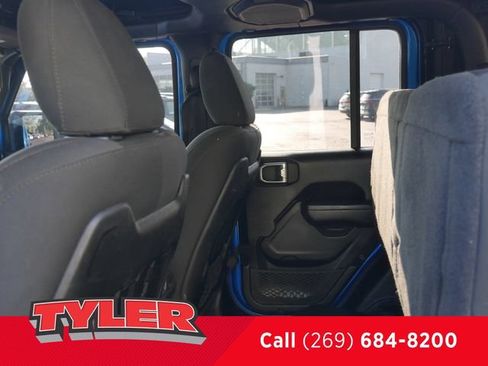 Used 2022 Jeep Gladiator Mojave AWD/4WD image 42