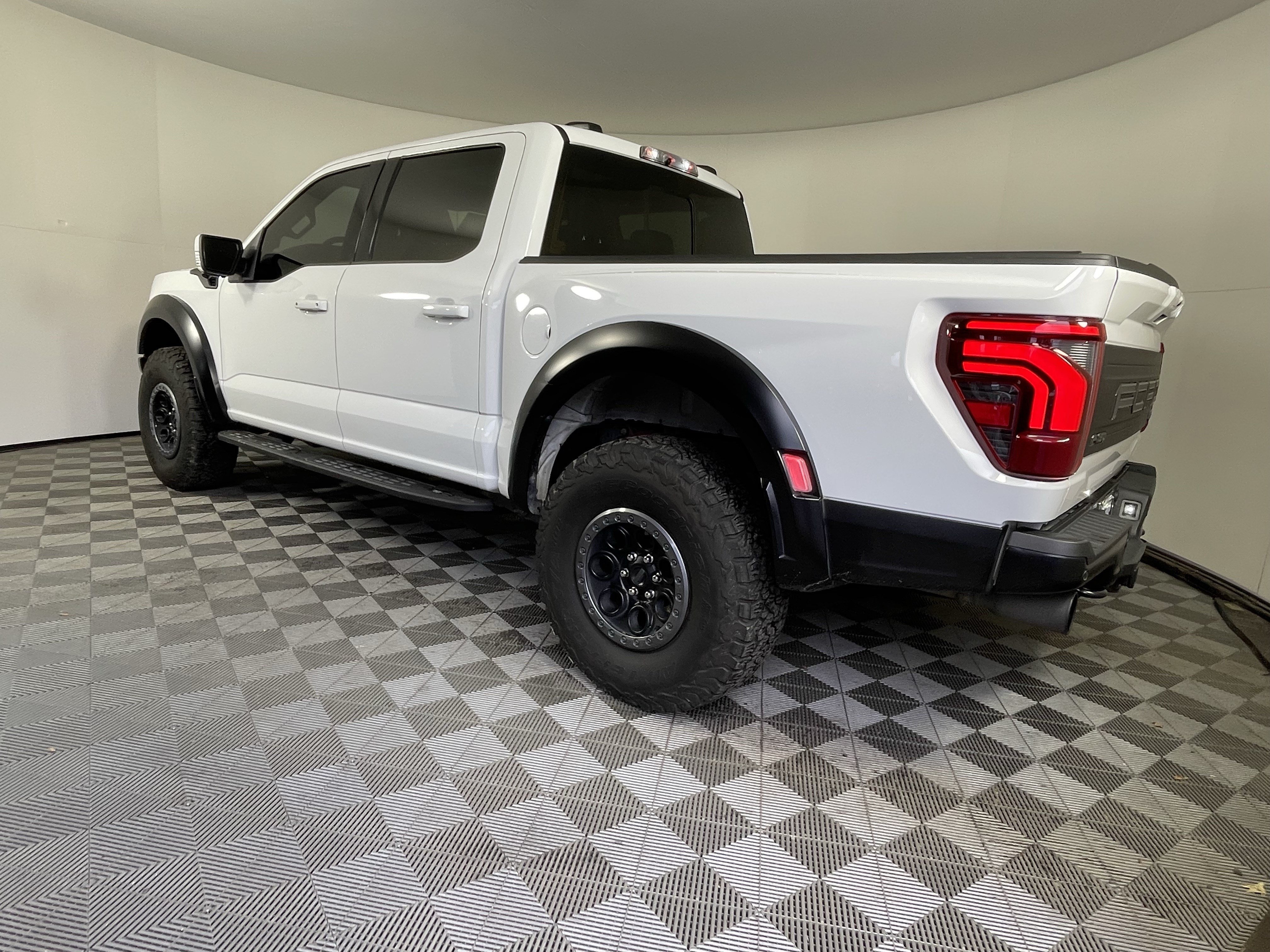 Used 2025 Ford F150 Raptor AWD/4WD image 3