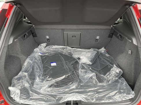 New 2025 Volvo XC40 B5 Ultra w/ Protection Package AWD/4WD image 11