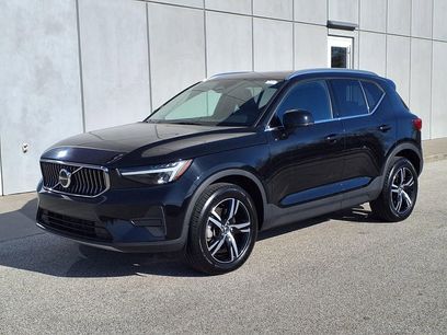 Used 2025 Volvo XC40 B5 Core