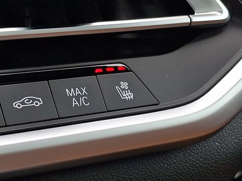Used 2022 BMW X5 M50i AWD/4WD image 22