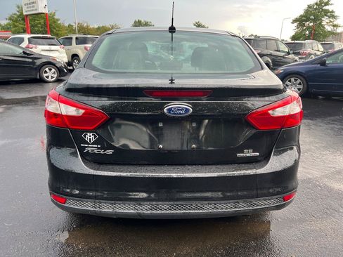 Used 2014 Ford Focus SE FWD image 4