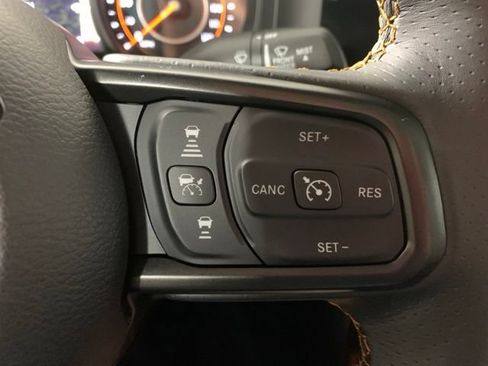 Used 2024 Jeep Gladiator Mojave w/ Convenience Group AWD/4WD image 32